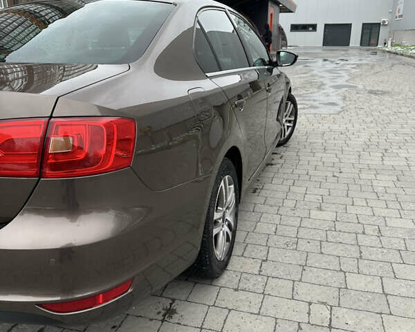 Коричневый Фольксваген Джетта, объемом двигателя 1.6 л и пробегом 223 тыс. км за 10550 $, фото 6 на Automoto.ua