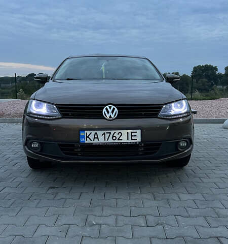 Коричневый Фольксваген Джетта, объемом двигателя 1.39 л и пробегом 261 тыс. км за 9000 $, фото 1 на Automoto.ua