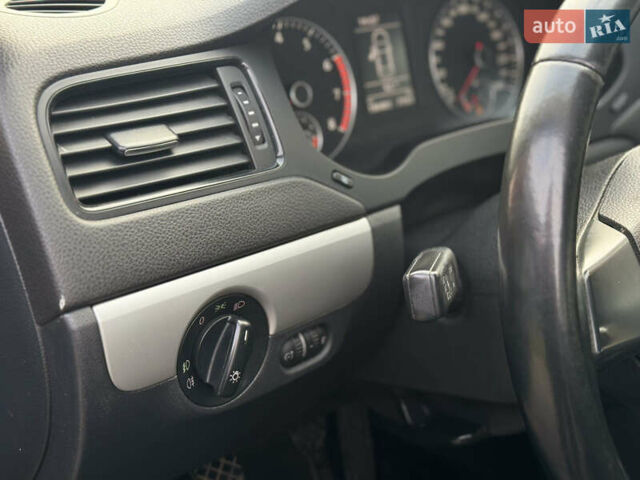 Коричневый Фольксваген Джетта, объемом двигателя 1.39 л и пробегом 191 тыс. км за 7300 $, фото 18 на Automoto.ua