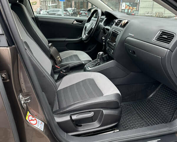 Коричневый Фольксваген Джетта, объемом двигателя 1.6 л и пробегом 223 тыс. км за 10550 $, фото 14 на Automoto.ua