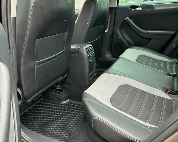 Коричневый Фольксваген Джетта, объемом двигателя 1.6 л и пробегом 223 тыс. км за 10550 $, фото 19 на Automoto.ua