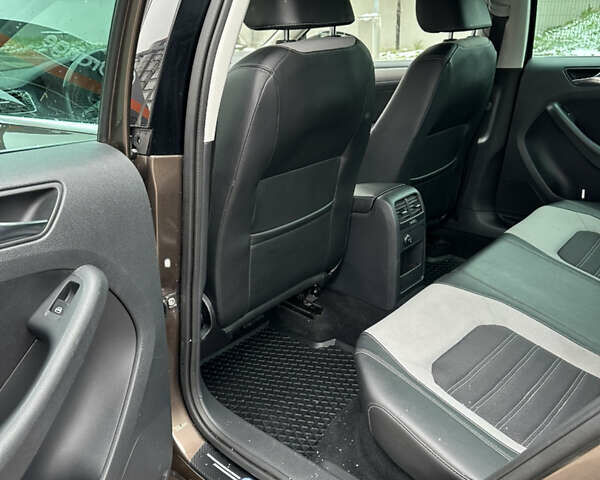 Коричневый Фольксваген Джетта, объемом двигателя 1.6 л и пробегом 223 тыс. км за 10550 $, фото 17 на Automoto.ua