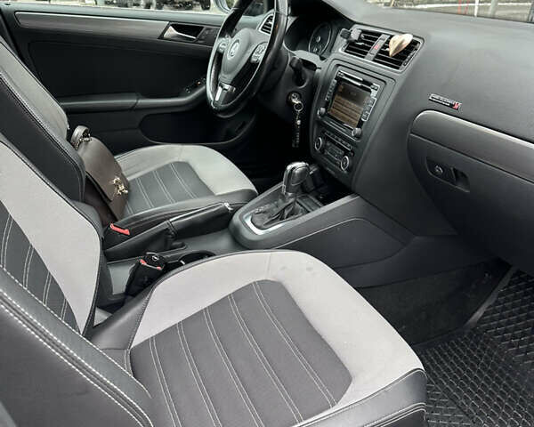 Коричневый Фольксваген Джетта, объемом двигателя 1.6 л и пробегом 223 тыс. км за 10550 $, фото 13 на Automoto.ua