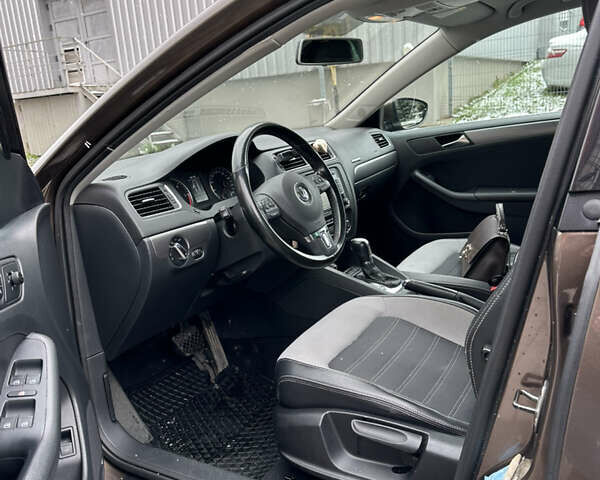 Коричневый Фольксваген Джетта, объемом двигателя 1.6 л и пробегом 223 тыс. км за 10550 $, фото 23 на Automoto.ua