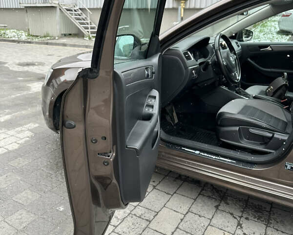 Коричневый Фольксваген Джетта, объемом двигателя 1.6 л и пробегом 223 тыс. км за 10550 $, фото 20 на Automoto.ua