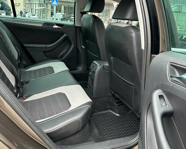 Коричневый Фольксваген Джетта, объемом двигателя 1.6 л и пробегом 223 тыс. км за 10550 $, фото 16 на Automoto.ua