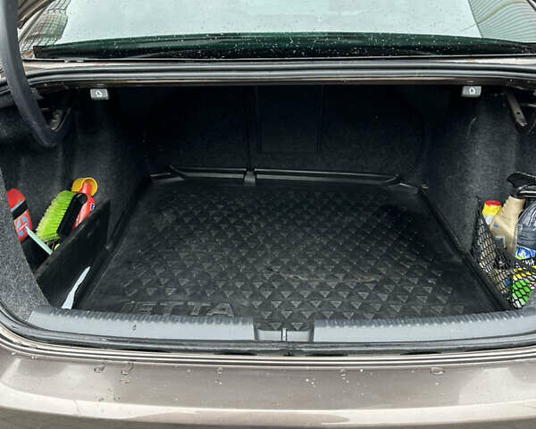 Коричневый Фольксваген Джетта, объемом двигателя 1.6 л и пробегом 223 тыс. км за 10550 $, фото 24 на Automoto.ua