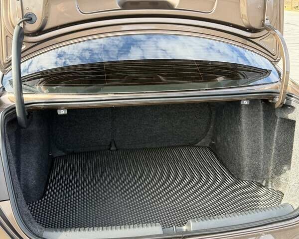 Коричневый Фольксваген Джетта, объемом двигателя 1.39 л и пробегом 185 тыс. км за 8700 $, фото 4 на Automoto.ua