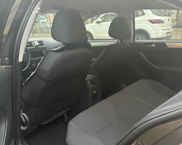 Коричневый Фольксваген Джетта, объемом двигателя 1.39 л и пробегом 150 тыс. км за 7100 $, фото 5 на Automoto.ua