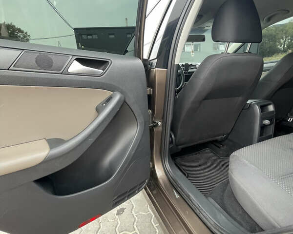 Коричневый Фольксваген Джетта, объемом двигателя 2 л и пробегом 259 тыс. км за 7999 $, фото 16 на Automoto.ua