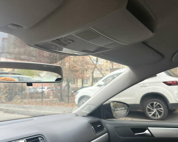 Коричневий Фольксваген Джетта, об'ємом двигуна 1.39 л та пробігом 152 тис. км за 7550 $, фото 6 на Automoto.ua