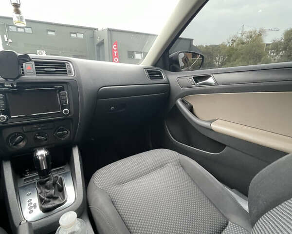 Коричневый Фольксваген Джетта, объемом двигателя 2 л и пробегом 259 тыс. км за 7999 $, фото 17 на Automoto.ua