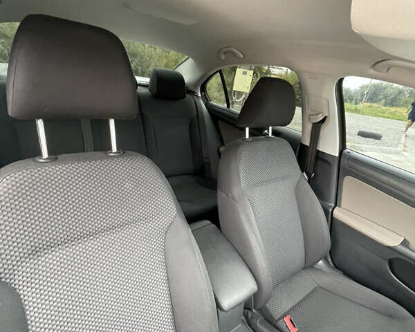 Коричневый Фольксваген Джетта, объемом двигателя 2 л и пробегом 259 тыс. км за 7999 $, фото 10 на Automoto.ua