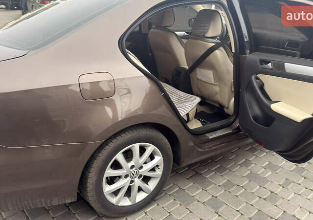 Коричневый Фольксваген Джетта, объемом двигателя 1.8 л и пробегом 182 тыс. км за 8000 $, фото 8 на Automoto.ua