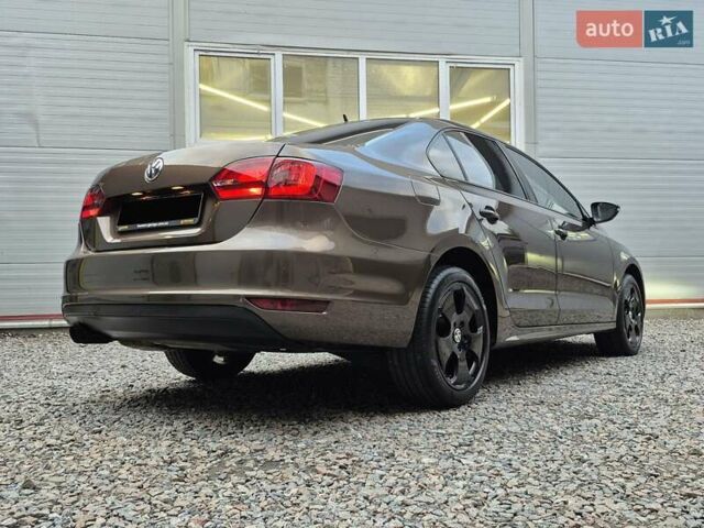 Фольксваген Джетта 2013 в Киеве на Automoto.ua Коричневый Фольксваген Джетта, объемом двигателя 1.97 л и пробегом 236 тыс. км за 10800 $, фото 5 на Automoto.ua