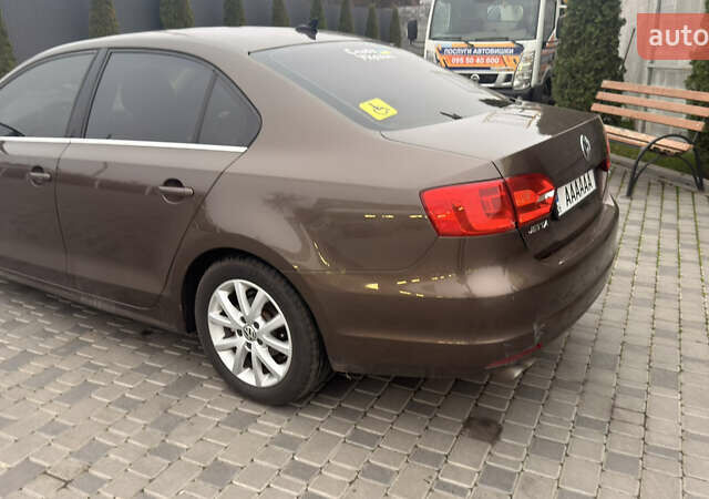 Коричневый Фольксваген Джетта, объемом двигателя 1.8 л и пробегом 182 тыс. км за 8000 $, фото 5 на Automoto.ua