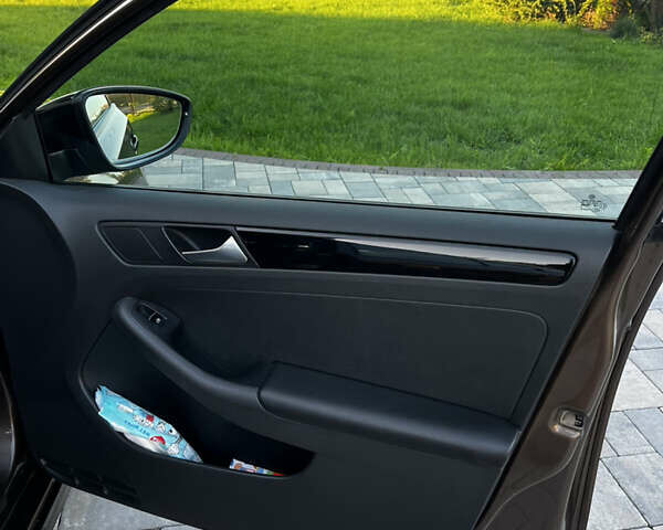 Коричневый Фольксваген Джетта, объемом двигателя 1.97 л и пробегом 192 тыс. км за 11300 $, фото 14 на Automoto.ua