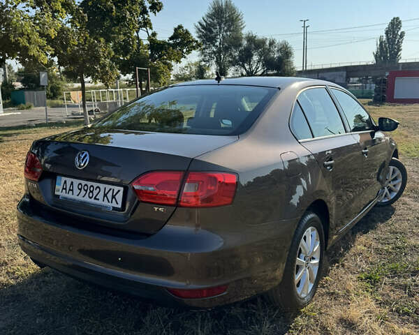 Коричневый Фольксваген Джетта, объемом двигателя 1.4 л и пробегом 136 тыс. км за 9500 $, фото 4 на Automoto.ua