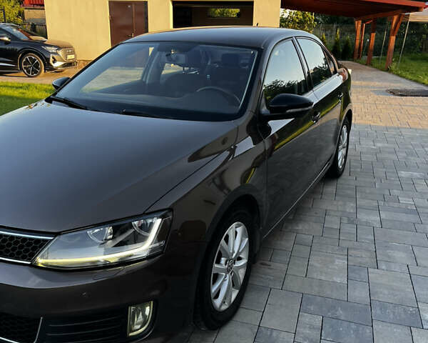 Коричневый Фольксваген Джетта, объемом двигателя 1.97 л и пробегом 192 тыс. км за 11300 $, фото 2 на Automoto.ua