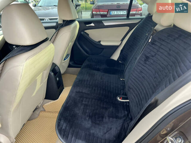 Коричневый Фольксваген Джетта, объемом двигателя 1.8 л и пробегом 137 тыс. км за 10800 $, фото 13 на Automoto.ua