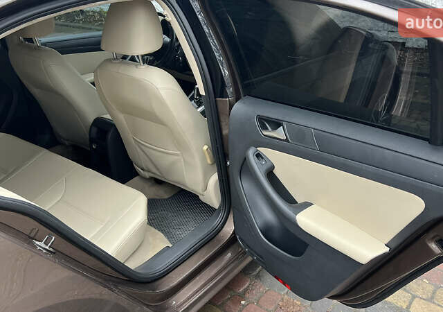 Коричневый Фольксваген Джетта, объемом двигателя 1.8 л и пробегом 152 тыс. км за 7799 $, фото 7 на Automoto.ua