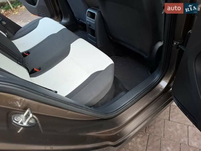 Коричневий Фольксваген Джетта, об'ємом двигуна 2 л та пробігом 110 тис. км за 9600 $, фото 26 на Automoto.ua