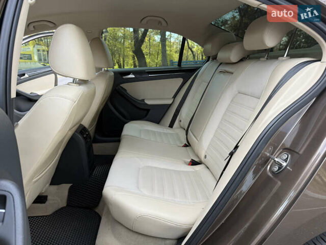 Коричневый Фольксваген Джетта, объемом двигателя 1.6 л и пробегом 107 тыс. км за 12750 $, фото 28 на Automoto.ua