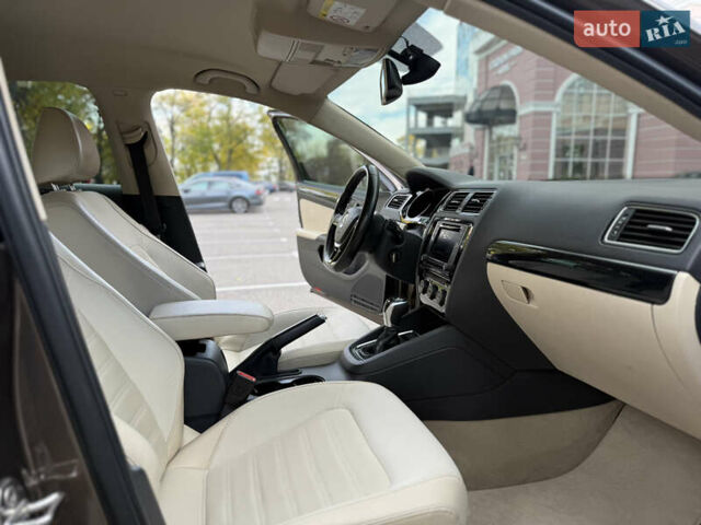 Коричневый Фольксваген Джетта, объемом двигателя 1.6 л и пробегом 107 тыс. км за 12750 $, фото 24 на Automoto.ua