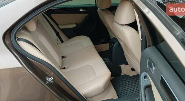 Коричневый Фольксваген Джетта, объемом двигателя 1.6 л и пробегом 108 тыс. км за 15500 $, фото 7 на Automoto.ua