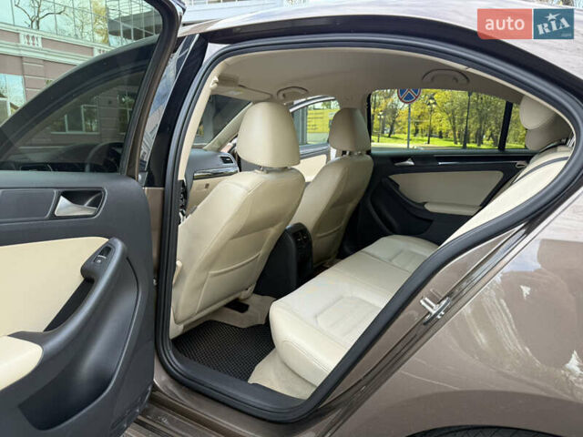 Коричневый Фольксваген Джетта, объемом двигателя 1.6 л и пробегом 107 тыс. км за 12750 $, фото 29 на Automoto.ua