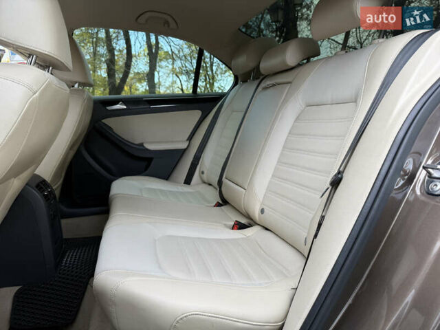 Коричневый Фольксваген Джетта, объемом двигателя 1.6 л и пробегом 107 тыс. км за 12750 $, фото 30 на Automoto.ua