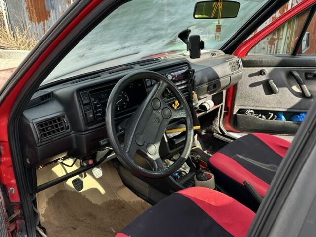 Красный Фольксваген Джетта, объемом двигателя 1.6 л и пробегом 10 тыс. км за 700 $, фото 5 на Automoto.ua