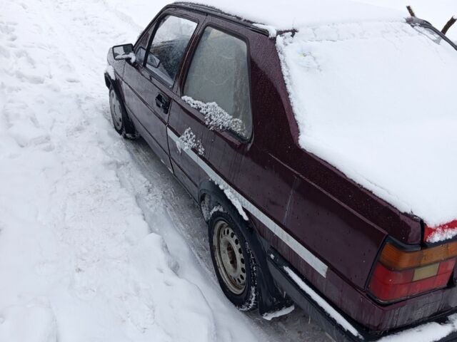 Красный Фольксваген Джетта, объемом двигателя 1.3 л и пробегом 300 тыс. км за 750 $, фото 4 на Automoto.ua