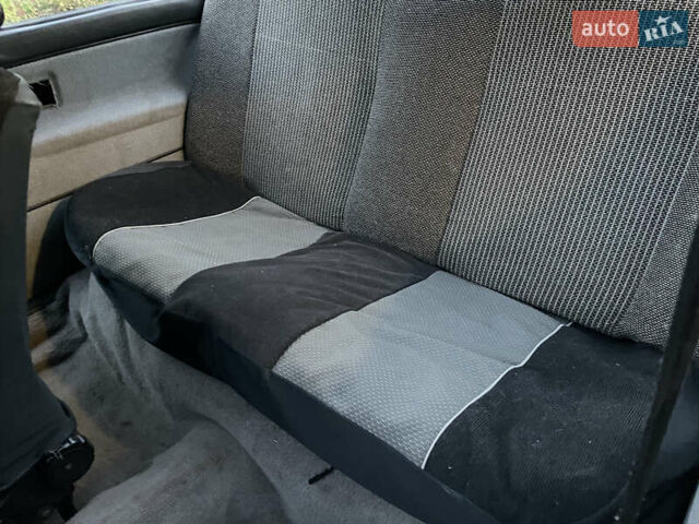 Красный Фольксваген Джетта, объемом двигателя 1.6 л и пробегом 260 тыс. км за 1350 $, фото 20 на Automoto.ua