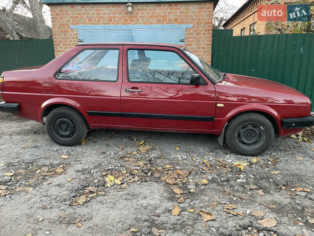 Красный Фольксваген Джетта, объемом двигателя 1.6 л и пробегом 260 тыс. км за 1350 $, фото 2 на Automoto.ua