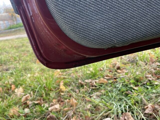 Красный Фольксваген Джетта, объемом двигателя 1.6 л и пробегом 220 тыс. км за 1300 $, фото 5 на Automoto.ua