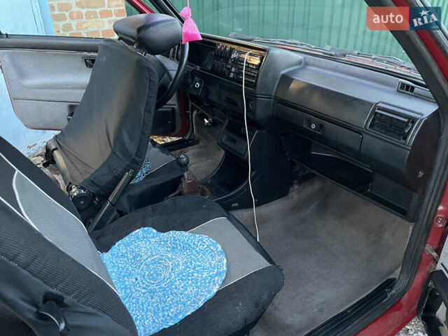 Красный Фольксваген Джетта, объемом двигателя 1.6 л и пробегом 260 тыс. км за 1350 $, фото 22 на Automoto.ua