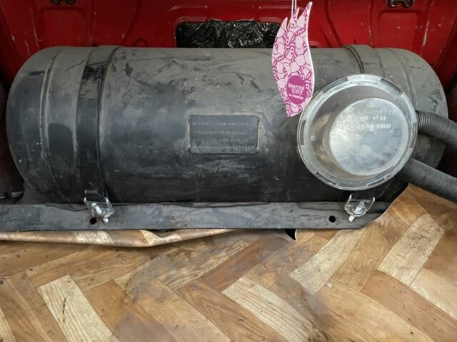 Красный Фольксваген Джетта, объемом двигателя 1.6 л и пробегом 220 тыс. км за 1300 $, фото 7 на Automoto.ua