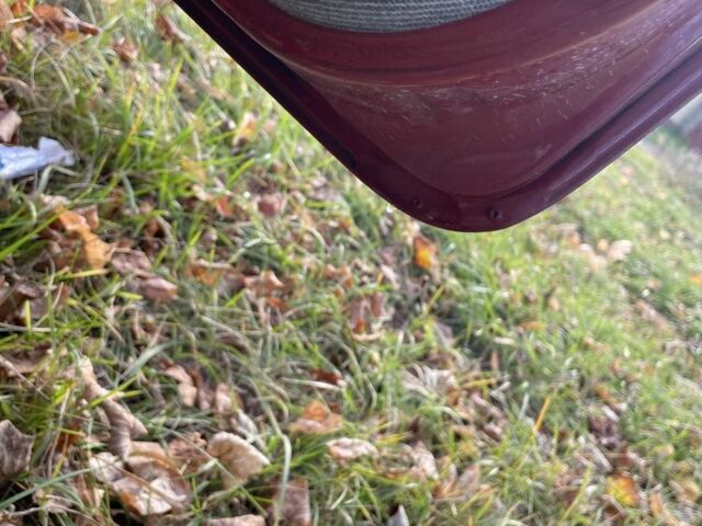 Красный Фольксваген Джетта, объемом двигателя 1.6 л и пробегом 220 тыс. км за 1300 $, фото 4 на Automoto.ua