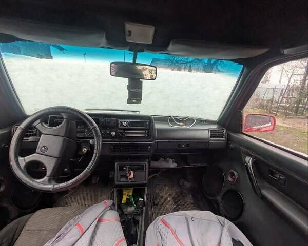 Красный Фольксваген Джетта, объемом двигателя 1.6 л и пробегом 350 тыс. км за 750 $, фото 4 на Automoto.ua