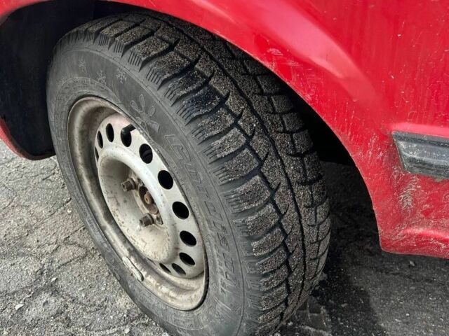 Червоний Фольксваген Джетта, об'ємом двигуна 1.6 л та пробігом 250 тис. км за 700 $, фото 19 на Automoto.ua