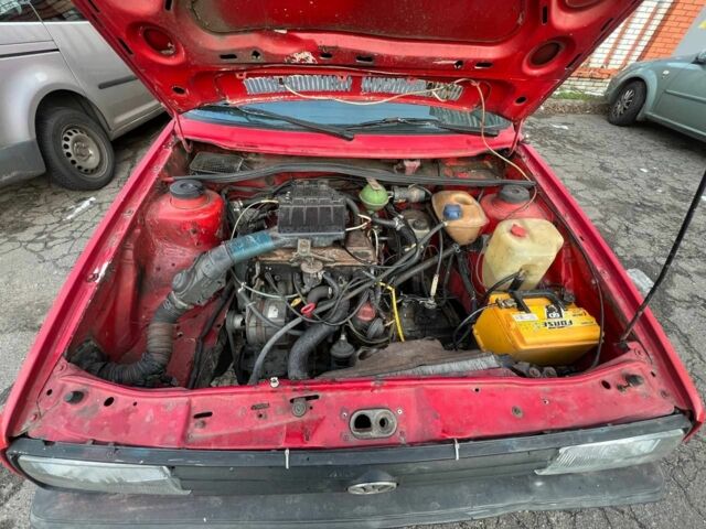 Червоний Фольксваген Джетта, об'ємом двигуна 1.6 л та пробігом 250 тис. км за 700 $, фото 12 на Automoto.ua