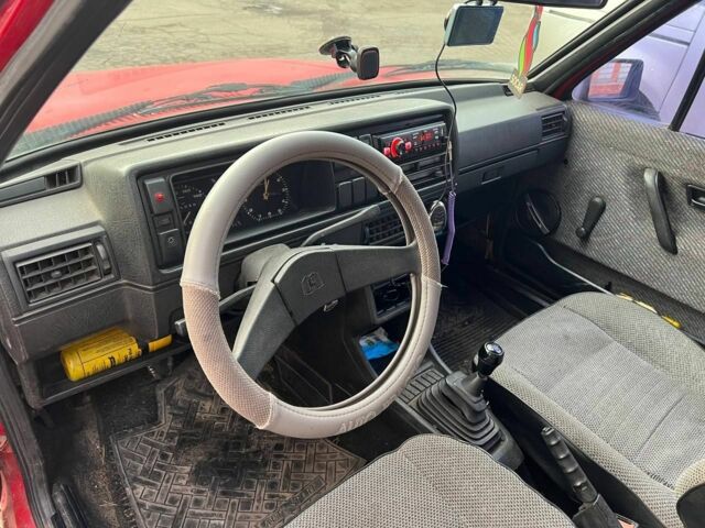 Червоний Фольксваген Джетта, об'ємом двигуна 1.6 л та пробігом 250 тис. км за 700 $, фото 3 на Automoto.ua