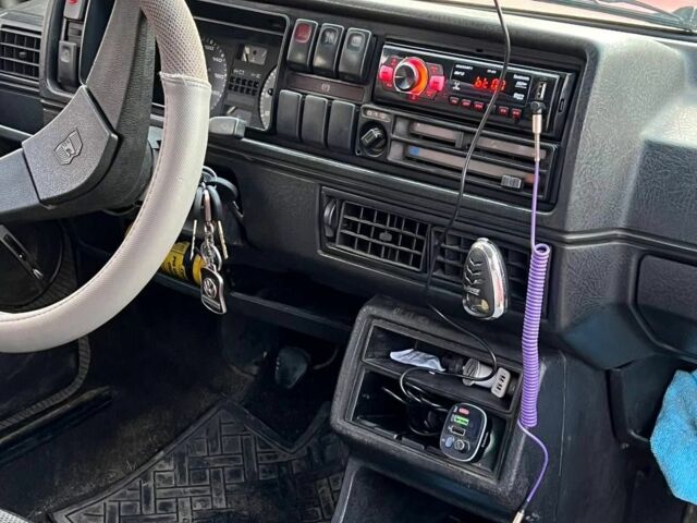 Червоний Фольксваген Джетта, об'ємом двигуна 1.6 л та пробігом 250 тис. км за 700 $, фото 17 на Automoto.ua