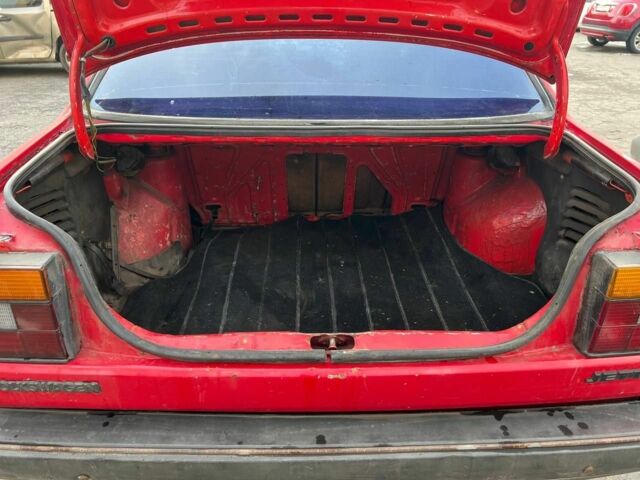 Червоний Фольксваген Джетта, об'ємом двигуна 1.6 л та пробігом 250 тис. км за 700 $, фото 7 на Automoto.ua