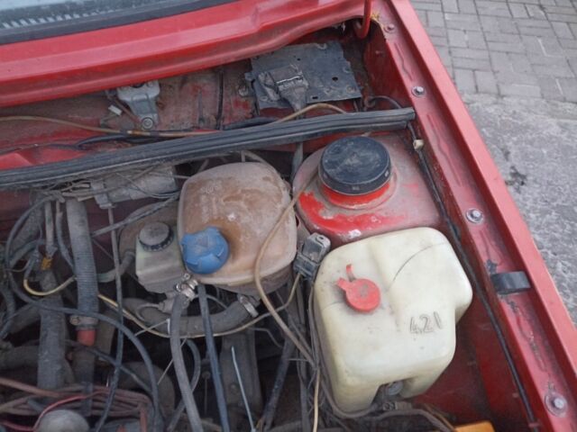 Червоний Фольксваген Джетта, об'ємом двигуна 0.13 л та пробігом 260 тис. км за 1000 $, фото 9 на Automoto.ua