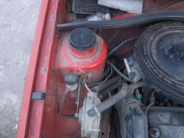 Красный Фольксваген Джетта, объемом двигателя 0.13 л и пробегом 260 тыс. км за 1000 $, фото 8 на Automoto.ua