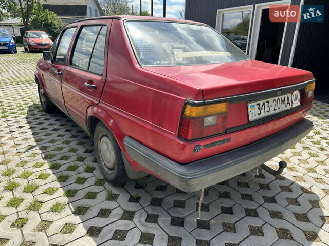 Червоний Фольксваген Джетта, об'ємом двигуна 1.3 л та пробігом 210 тис. км за 1200 $, фото 4 на Automoto.ua