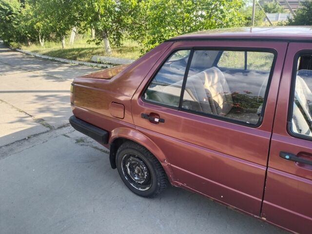 Красный Фольксваген Джетта, объемом двигателя 1.8 л и пробегом 300 тыс. км за 550 $, фото 4 на Automoto.ua