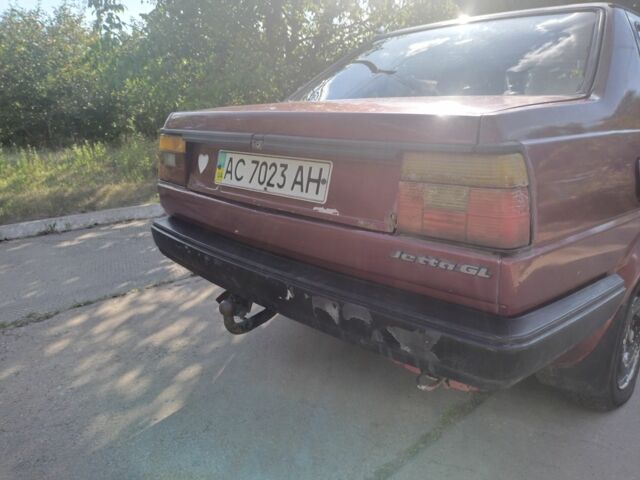 Красный Фольксваген Джетта, объемом двигателя 1.8 л и пробегом 300 тыс. км за 550 $, фото 5 на Automoto.ua